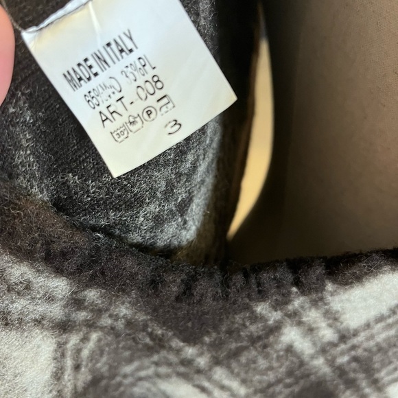 Plaid Wool Vintage Floral Sleeveless Poncho - Picture 5 of 5